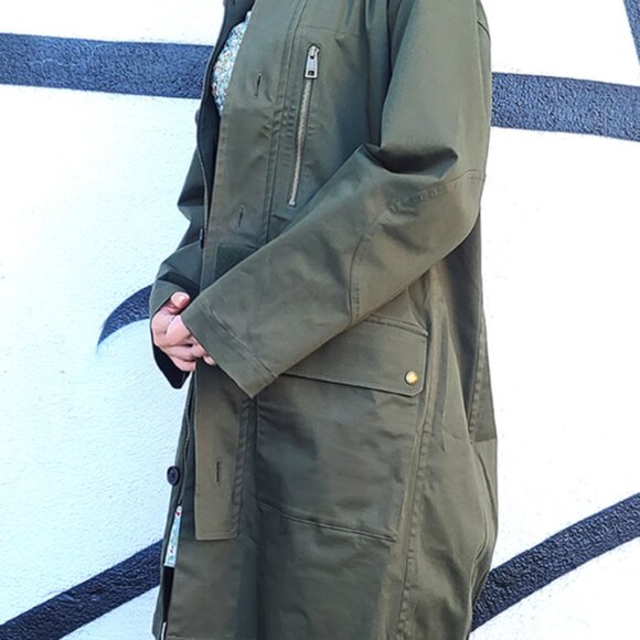 Zadig & Voltaire Kiddy Mili Etoiles Parka WJCP2901F – Chic Utility Meets Effortl - Picture 2 of 13